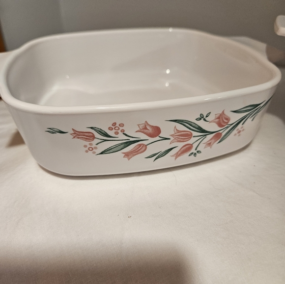 Two Vintage Corning Ware Casserole Dishes with Lids Rosemarie Pink Tulip Pattern - Picture 3 of 6